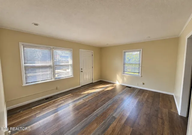 Photo 4 of Single family home for sale at 2930 Boyds Brg Pike, Knoxville, TN 37914 | MLS# 1356067 | Listing updated on 2026-09-22