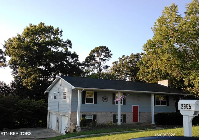 Single family home for sale at 2955 W Hills Dr, Maryville, TN 37803 | MLS# 1356852