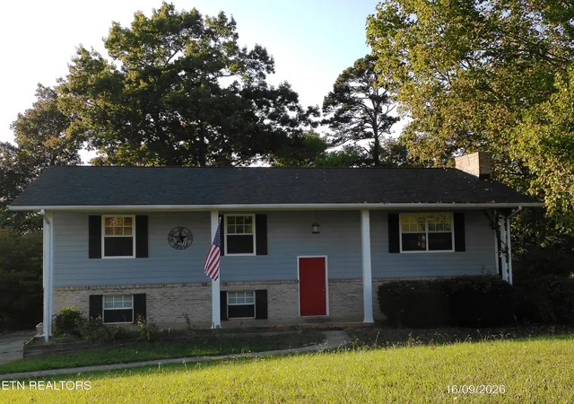 Photo 2 of Single family home for sale at 2955 W Hills Dr, Maryville, TN 37803 | MLS# 1356852 | Listing updated on 2026-09-26