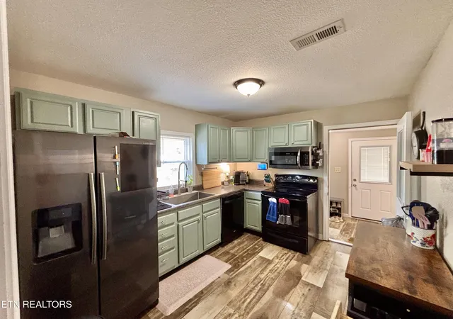 Photo 3 of Single family home for sale at 1400 Leconte Rd, Knoxville, TN 37914 | MLS# 1356066 | Listing updated on 2026-09-28