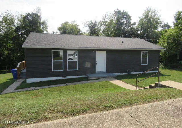 Photo 1 of Single family home for sale at 108 E Arrowwood Rd, Oak Ridge, TN 37830 | MLS# 1356073 | Listing updated on 2026-09-18