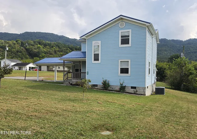 Photo 3 of Sale Pending at 181 Pinecone Rd, Dryden, VA 24243 | MLS# 1356079 | Listing updated on 2026-10-04