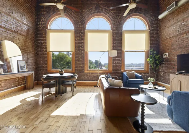 Photo 2 of Condo for sale at 112 S Gay St, Knoxville, TN 37902 | MLS# 1356633 | Listing updated on 2026-09-28