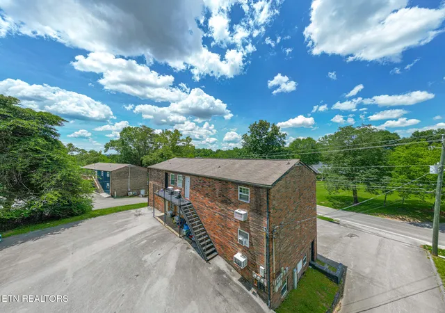 Photo 2 of Multi family home for sale at 410 Dry Gap Pike, Knoxville, TN 37912 | MLS# 1356089 | Listing updated on 2026-09-19