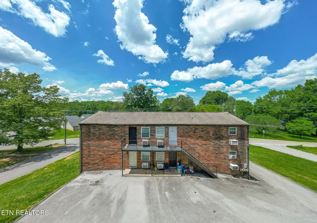 Photo 3 of Multi family home for sale at 410 Dry Gap Pike, Knoxville, TN 37912 | MLS# 1356089 | Listing updated on 2026-09-19