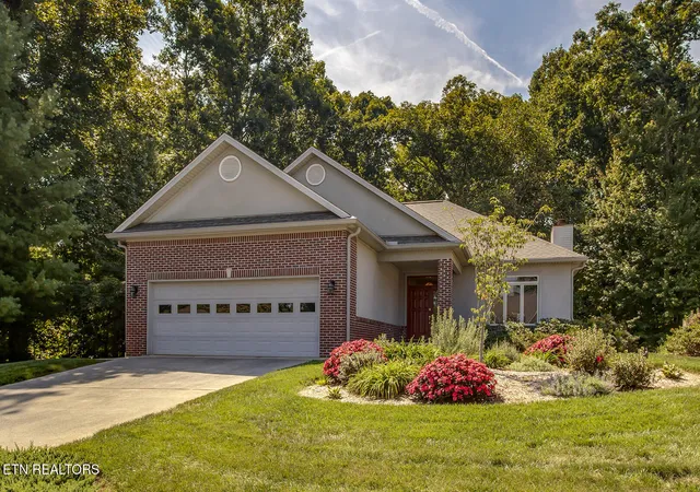 Photo 2 of Single family home for sale at 410 Seminole Pl, Loudon, TN 37774 | MLS# 1356285 | Listing updated on 2026-09-22