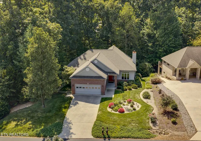 Photo 3 of Single family home for sale at 410 Seminole Pl, Loudon, TN 37774 | MLS# 1356285 | Listing updated on 2026-09-22