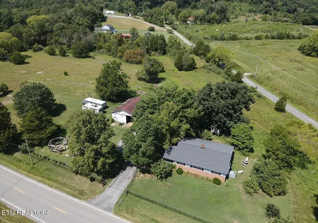 Photo 2 of Single family home for sale at 549 Raccoon Valley Rd, Powell, TN 37849 | MLS# 1356114 | Listing updated on 2026-09-21