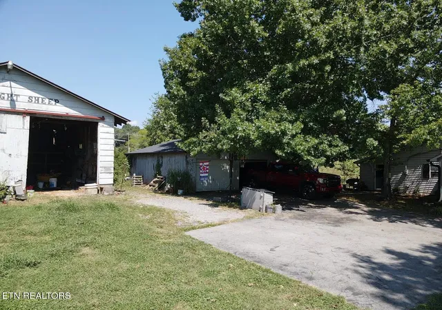 Photo 3 of Single family home for sale at 549 Raccoon Valley Rd, Powell, TN 37849 | MLS# 1356114 | Listing updated on 2026-09-21