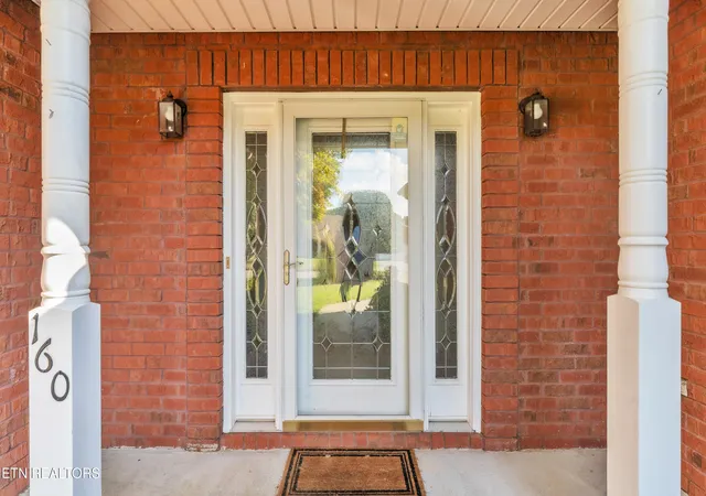 Photo 3 of Single family home for sale at 160 Edinburgh Dr, Lenoir City, TN 37771 | MLS# 1356202 | Listing updated on 2026-10-06