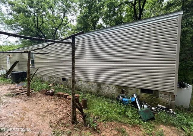 Photo 2 of Single family home for sale at 524 Barger Holw Rd, Parrottsville, TN 37843 | MLS# 1356111 | Listing updated on 2026-10-06