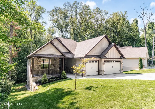 Photo 3 of Sale Pending at 318 Dudala Way, Loudon, TN 37774 | MLS# 1356110 | Listing updated on 2026-09-23