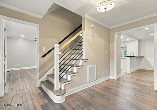 Photo 3 of Single family home for sale at 913 N Briarcliff Cir, Maryville, TN 37803 | MLS# 1356119 | Listing updated on 2026-09-19