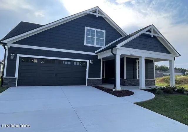 Photo 2 of Single family home for sale at 375 Trillium Tr, Lenoir City, TN 37771 | MLS# 1356151 | Listing updated on 2026-10-07