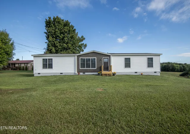 Single family home for sale at 325 County Rd 312, Sweetwater, TN 37874 | MLS# 1356845