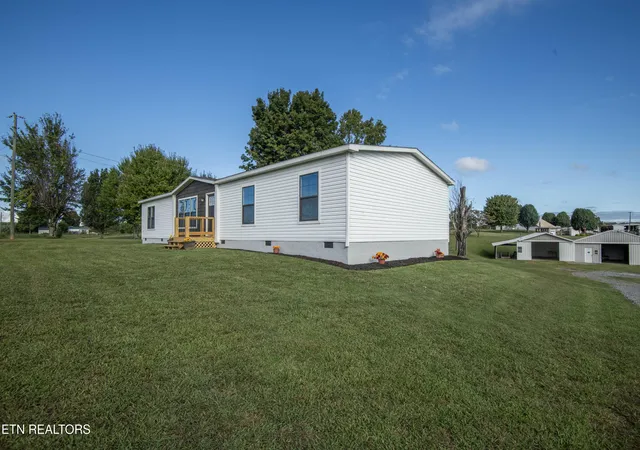 Photo 3 of Single family home for sale at 325 County Rd 312, Sweetwater, TN 37874 | MLS# 1356845 | Listing updated on 2026-09-25