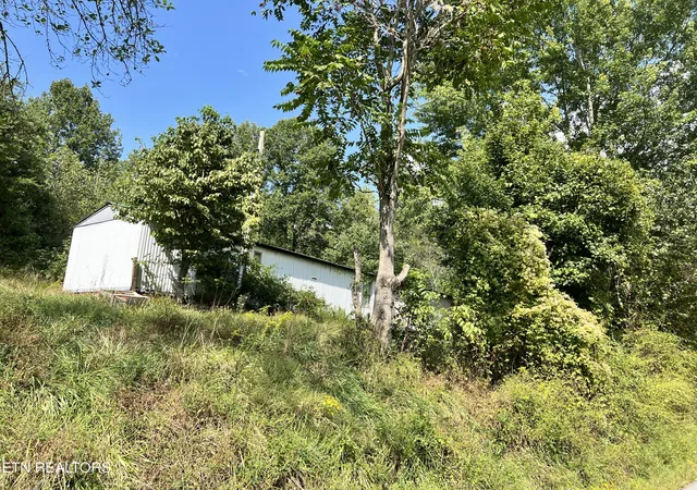 Photo 2 of Sale Pending at 3525 Campground Rd, Sunbright, TN 37872 | MLS# 1356147 | Listing updated on 2026-09-20