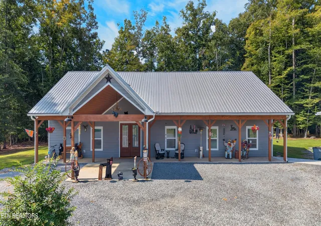 Photo 2 of Single family home for sale at 1036 Stokley Ct, Dandridge, TN 37725 | MLS# 1356149 | Listing updated on 2026-09-20