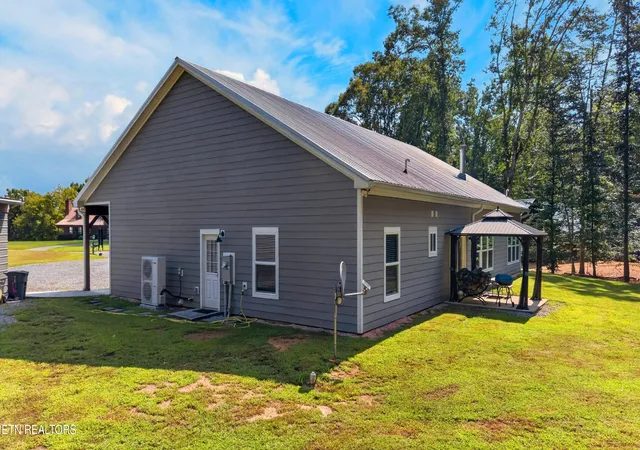 Photo 3 of Single family home for sale at 1036 Stokley Ct, Dandridge, TN 37725 | MLS# 1356149 | Listing updated on 2026-09-20