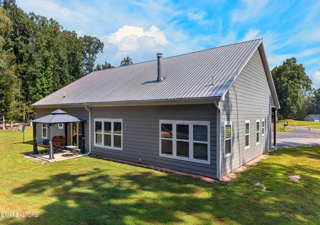 Photo 3 of Single family home for sale at 1036 Stokley Ct, Dandridge, TN 37725 | MLS# 1356149 | Listing updated on 2026-09-20