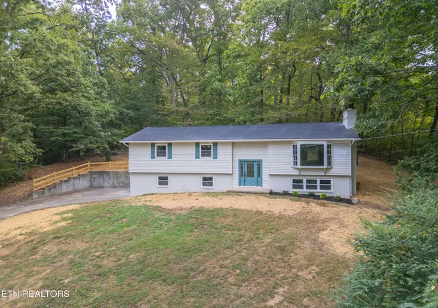Single family home for sale at 1708 Timberlane Cir, Knoxville, TN 37924 | MLS# 1356158