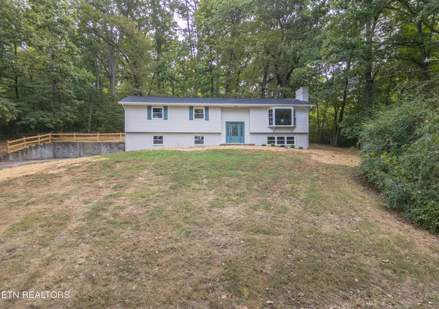Photo 1 of Single family home for sale at 1708 Timberlane Cir, Knoxville, TN 37924 | MLS# 1356158 | Listing updated on 2026-10-16