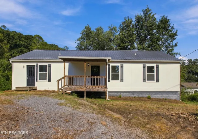 Photo 1 of Single family home for sale at 127 Jarrett Ln, Oak Ridge, TN 37830 | MLS# 1356293 | Listing updated on 2026-09-22