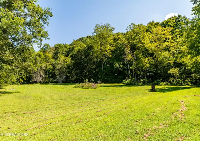 Photo 3 of Single family home for sale at 832 Big Crk Rd, Madisonville, TN 37354 | MLS# 1356168 | Listing updated on 2026-09-24