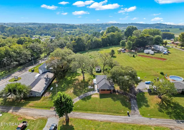 Photo 3 of Sale Pending at 121 Mcfadden, Whitesburg, TN 37891 | MLS# 1356163 | Listing updated on 2026-09-26