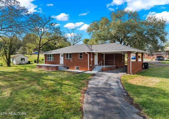Photo 4 of Sale Pending at 121 Mcfadden, Whitesburg, TN 37891 | MLS# 1356163 | Listing updated on 2026-09-26