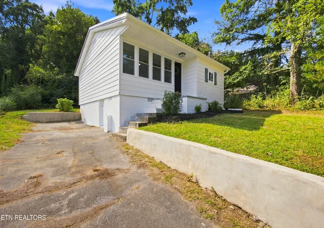 Photo 1 of Single family home for sale at 901 Minnesota Ave, Knoxville, TN 37921 | MLS# 1356687 | Listing updated on 2026-10-16
