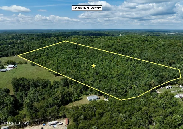 Photo 1 of Sale Pending at 160 John Cox Rd, Deer Lodge, TN 37726 | MLS# 1356253 | Listing updated on 2026-10-08