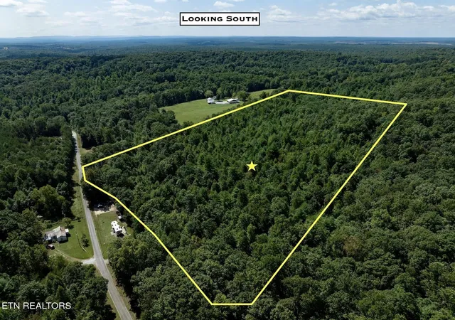 Photo 3 of Sale Pending at 160 John Cox Rd, Deer Lodge, TN 37726 | MLS# 1356253 | Listing updated on 2026-10-08