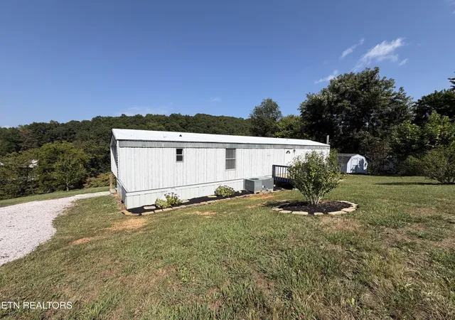 Photo 3 of Single family home for sale at 196 Pine Crst Dr, Maynardville, TN 37807 | MLS# 1356175 | Listing updated on 2026-10-05