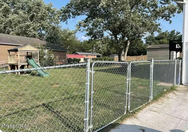 Photo 3 of Single family home for sale at 2204 Center Cir, Jefferson City, TN 37760 | MLS# 1356564 | Listing updated on 2026-09-24