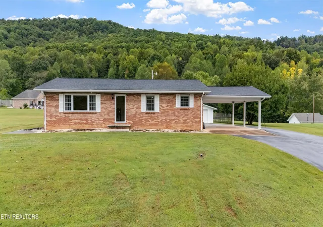 Single family home for sale at 5649 Harriman Hwy, Oliver Springs, TN 37840 | MLS# 1356450