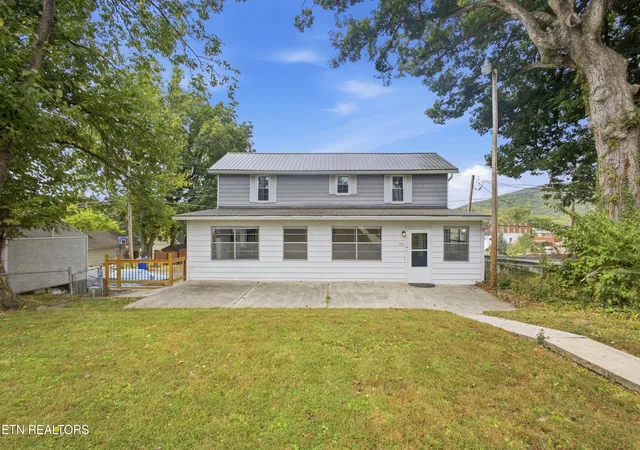 Photo 1 of Single family home for sale at 409 Walden Ave, Harriman, TN 37748 | MLS# 1356201 | Listing updated on 2026-10-07