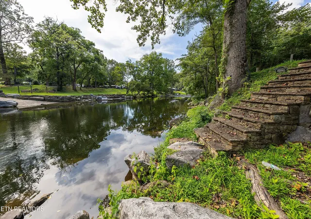 Photo 2 of Single family home for sale at 339 Stables Dr, Townsend, TN 37882 | MLS# 1356195 | Listing updated on 2026-09-21