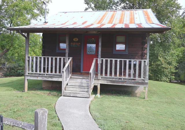 Photo 1 of Single family home for sale at 211 Old Brg Rd #Cabin 14, Townsend, TN 37882 | MLS# 1356742 | Listing updated on 2026-09-29