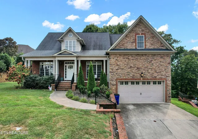 Photo 2 of Single family home for sale at 1813 Weston Ct, Cleveland, TN 37312 | MLS# 1356394 | Listing updated on 2026-09-23