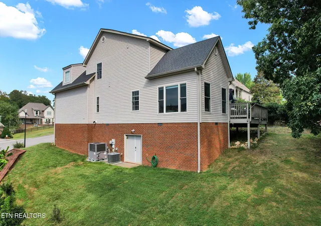 Photo 3 of Single family home for sale at 1813 Weston Ct, Cleveland, TN 37312 | MLS# 1356394 | Listing updated on 2026-09-23