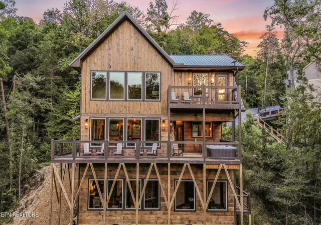 Photo 3 of Single family home for sale at 2733 Dogwood Loop Dr, Sevierville, TN 37876 | MLS# 1356323 | Listing updated on 2026-10-09