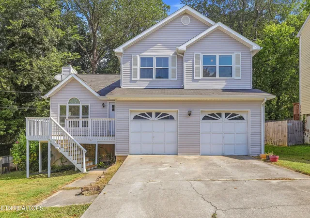 Photo 1 of Single family home for sale at 1304 Woodridge Dr, Knoxville, TN 37919 | MLS# 1356273 | Listing updated on 2026-10-23