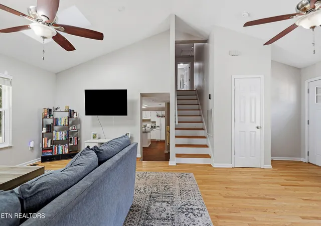 Photo 3 of Single family home for sale at 1304 Woodridge Dr, Knoxville, TN 37919 | MLS# 1356273 | Listing updated on 2026-10-23