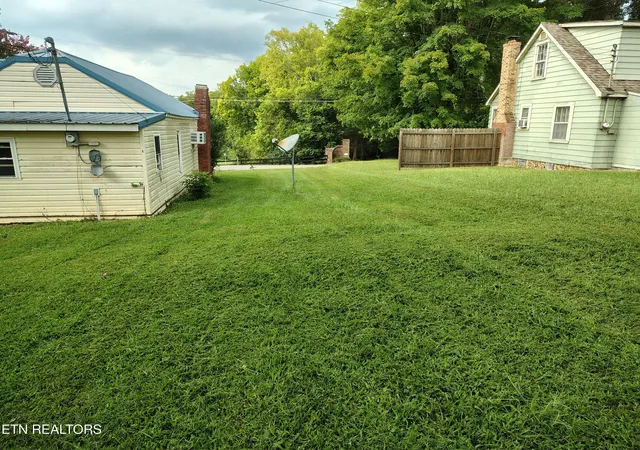Photo 3 of Single family home for sale at 401 E Farrell St, Niota, TN 37826 | MLS# 1356222 | Listing updated on 2026-09-21