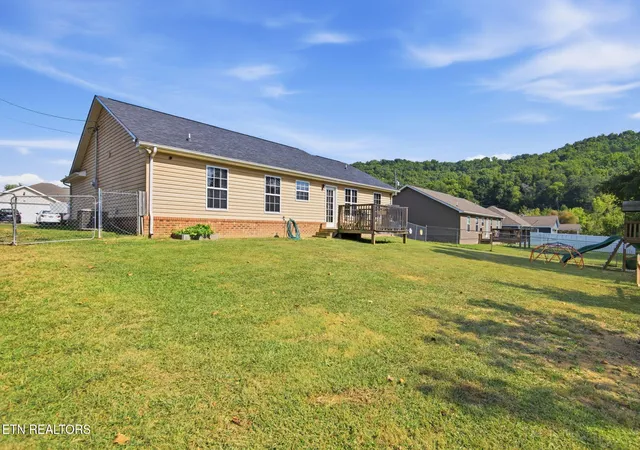 Photo 3 of Single family home for sale at 172 Waddington Way, Maynardville, TN 37807 | MLS# 1356232 | Listing updated on 2026-09-21