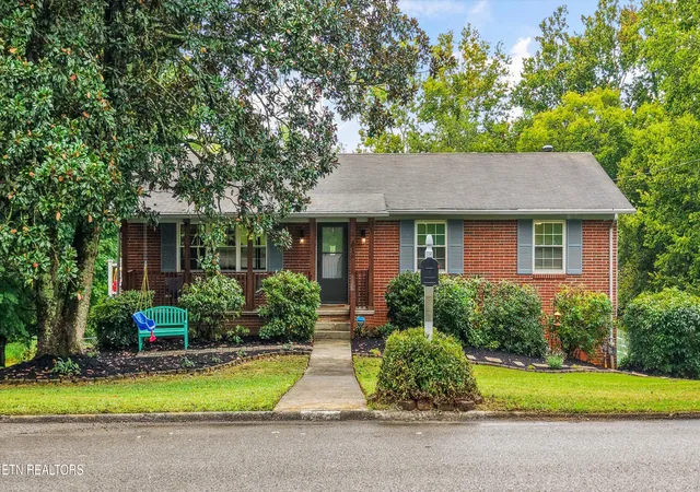 Photo 1 of Sale Pending at 441 Hardwicke Dr, Knoxville, TN 37923 | MLS# 1356585 | Listing updated on 2026-09-30
