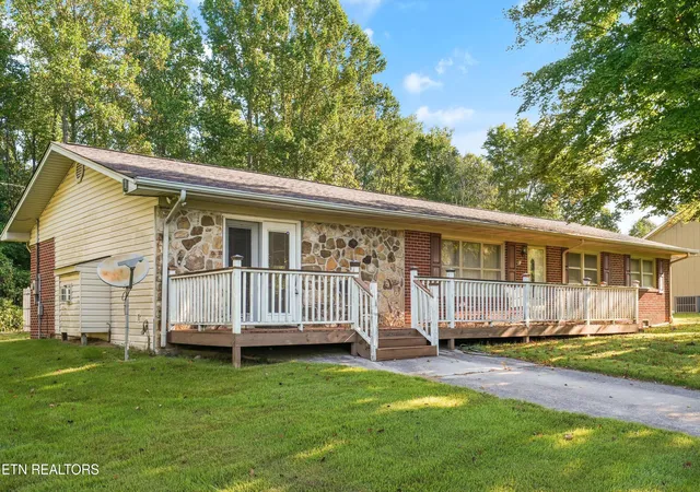 Photo 2 of Single family home for sale at 813/815 Stephens Rd, Rocky Top, TN 37769 | MLS# 1356522 | Listing updated on 2026-09-23