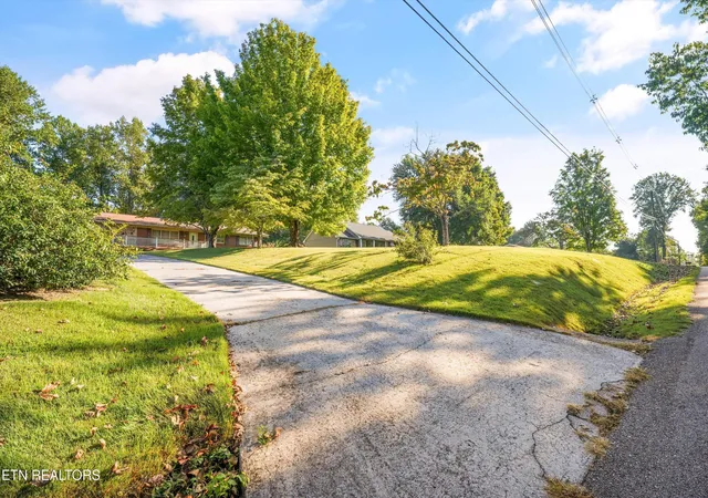 Photo 3 of Single family home for sale at 813/815 Stephens Rd, Rocky Top, TN 37769 | MLS# 1356522 | Listing updated on 2026-09-23