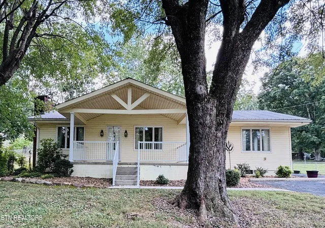 Photo 1 of Single family home for sale at 1014 Lakeshore Dr, Jamestown, TN 38556 | MLS# 1356257 | Listing updated on 2026-09-21